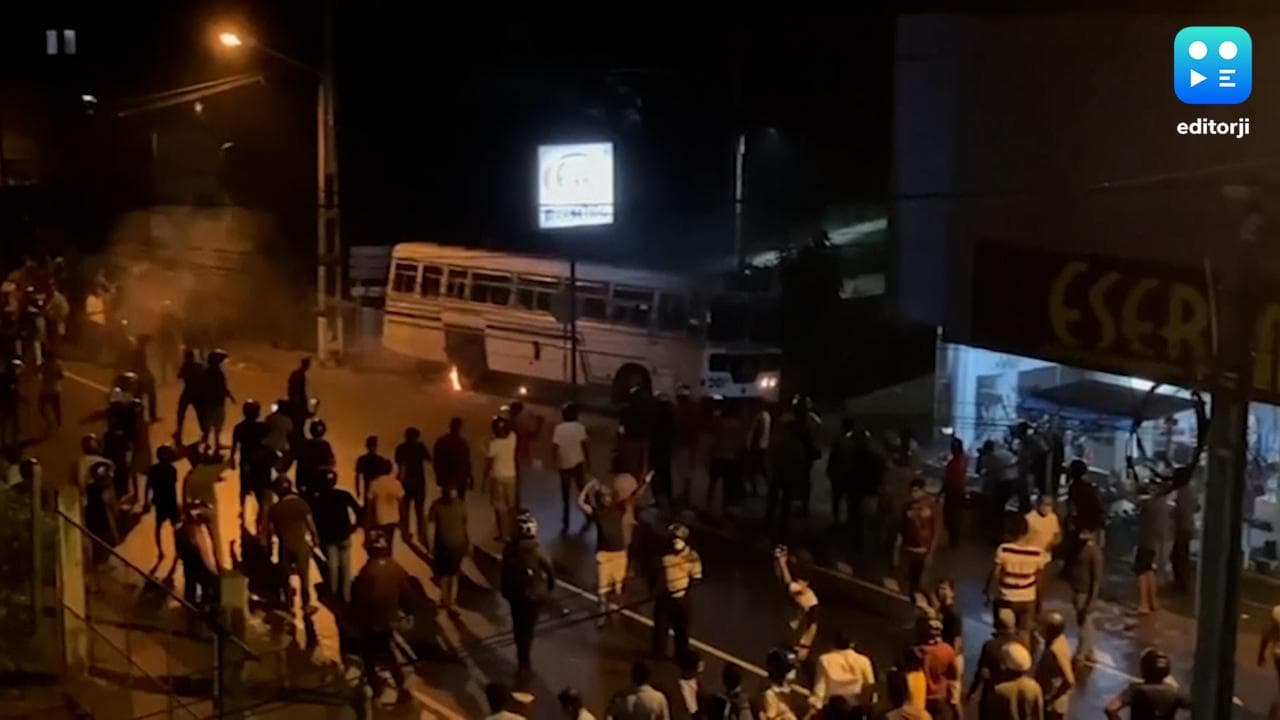 SriLanka Crisis: শ্রীলঙ্কার প্রেসিডেন্টের কাছে ৪১ জন সদস্যের ইস্তফা, সংখ্যাগরিষ্ঠতা হারাল সরকার