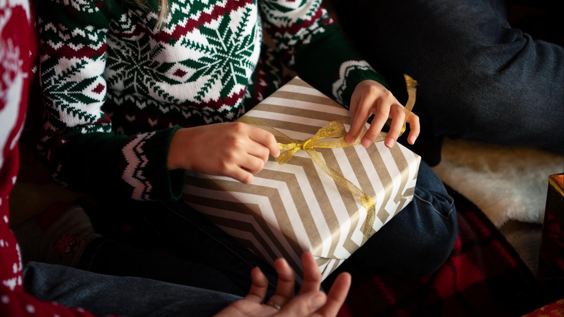 Christmas Gifting Guide 2021: क्रिसमस पर गिफ्ट खरीदने को लेकर कंफ्यूज़, ये गिफ्टिंग आइडियाज़ आएंगे काम