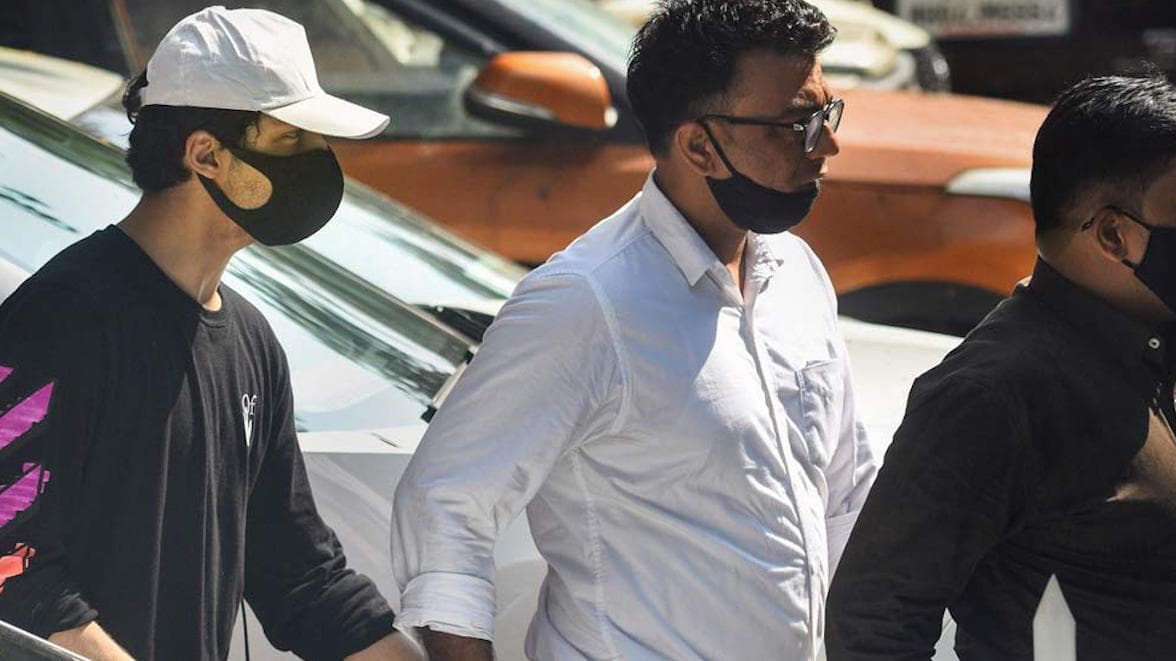 Aryan Khan : শুক্রবারও ঘরে ফেরা হল না আরিয়ানের, আরও এক রাত থাকতে হবে জেলে