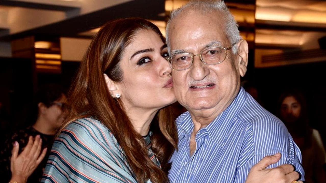 Raveena Tandon के पिता रवि टंडन का निधन, इमोशनल पोस्ट के साथ एक्ट्रेस ने शेयर कीं पुरानी तस्वीरें