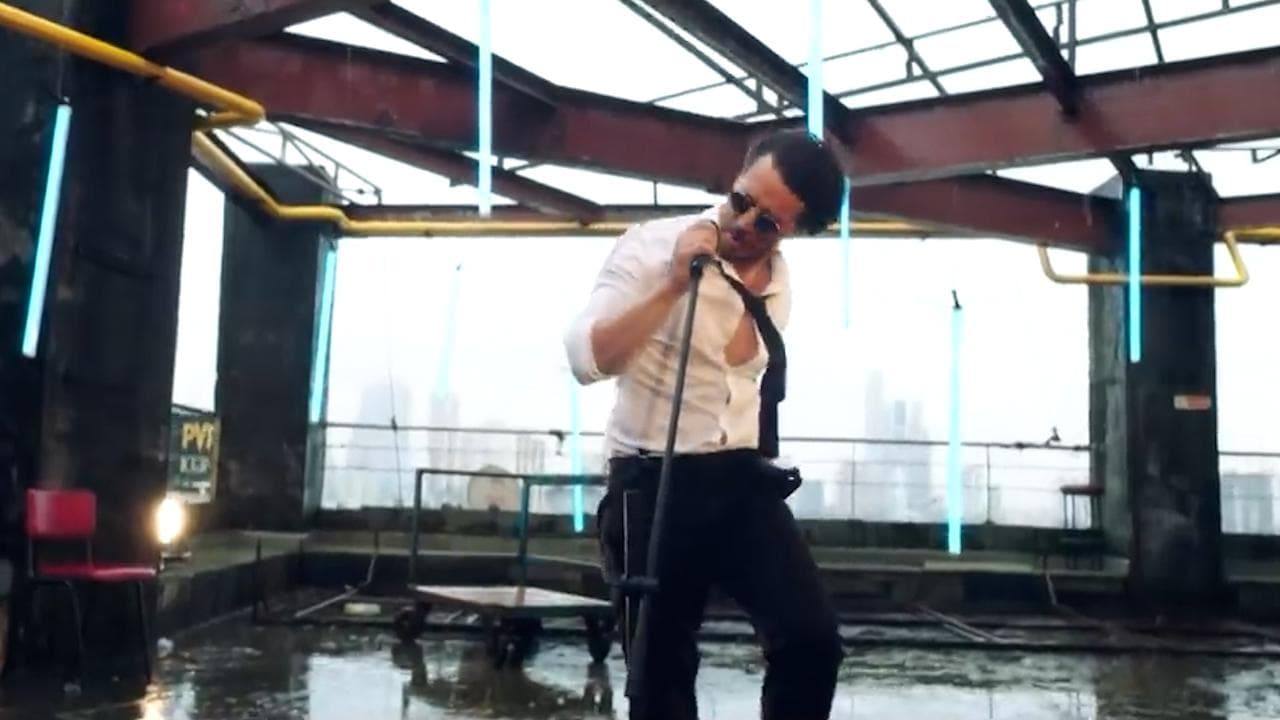 'Unbelievable,' Tiger Shroff recalls the first time he romanced a mic