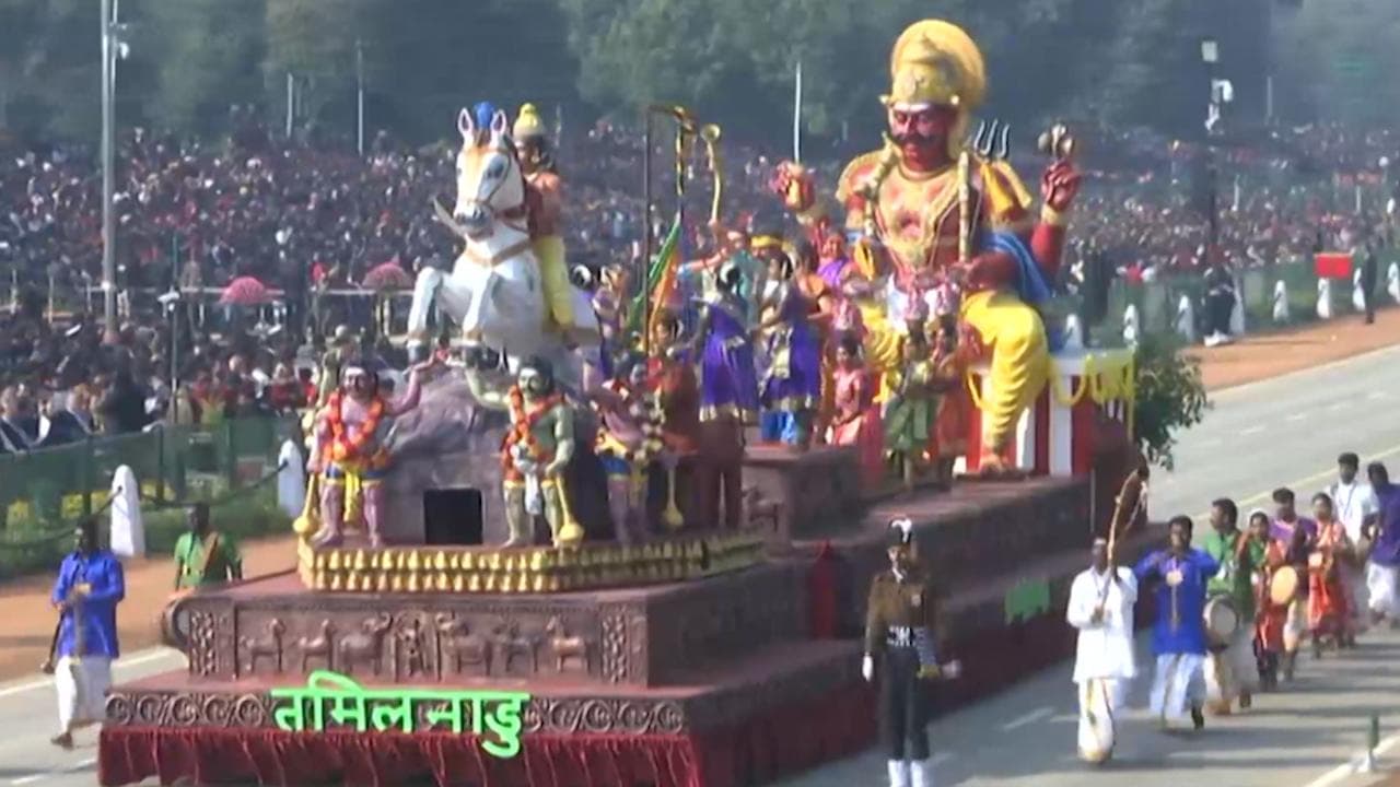 Mamata & Stalin Vs Modi govt over R-Day tableaux rejection, Centre says 'old tricks'