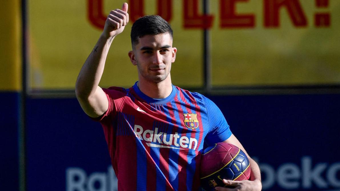 Barcelona presents Ferran Torres at Nou Camp but is unable to register the new signing