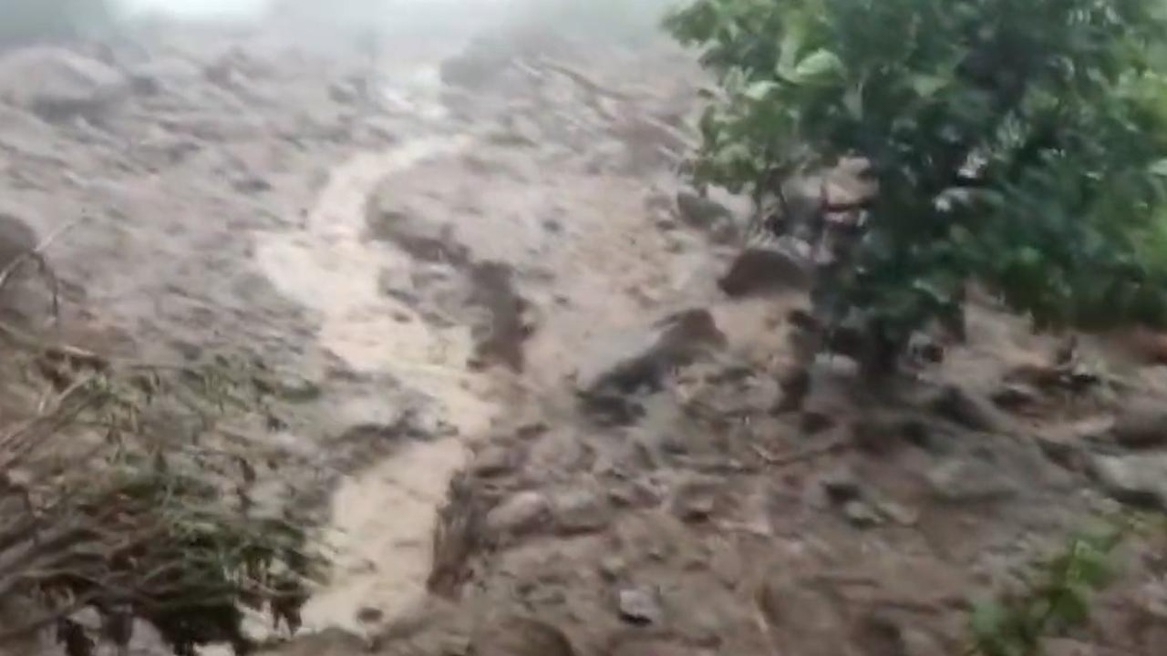 Cloudburst: देहरादून में बादल फटने से बर्बादी का मंजर, घरों में कई फुट पानी और मलबा हुआ जमा