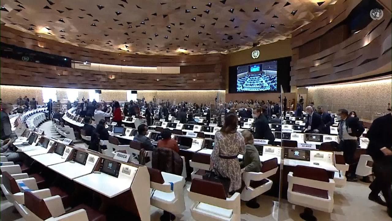 Watch: Mass walkout at UN against Russia; Putin's minister had to cancel flight due to EU ban