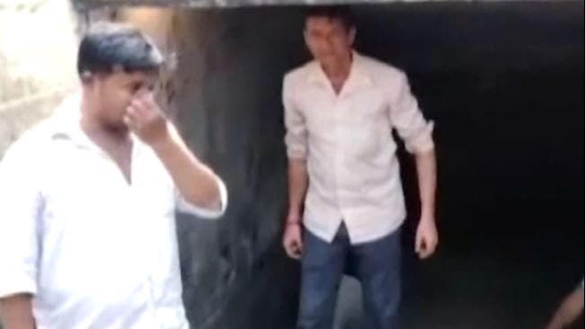 Jharkhand के धनबाद में केबल लुटेरों ने बोला धावा, गोलीबारी में सिक्योरिटी इंस्पेक्टर घायल