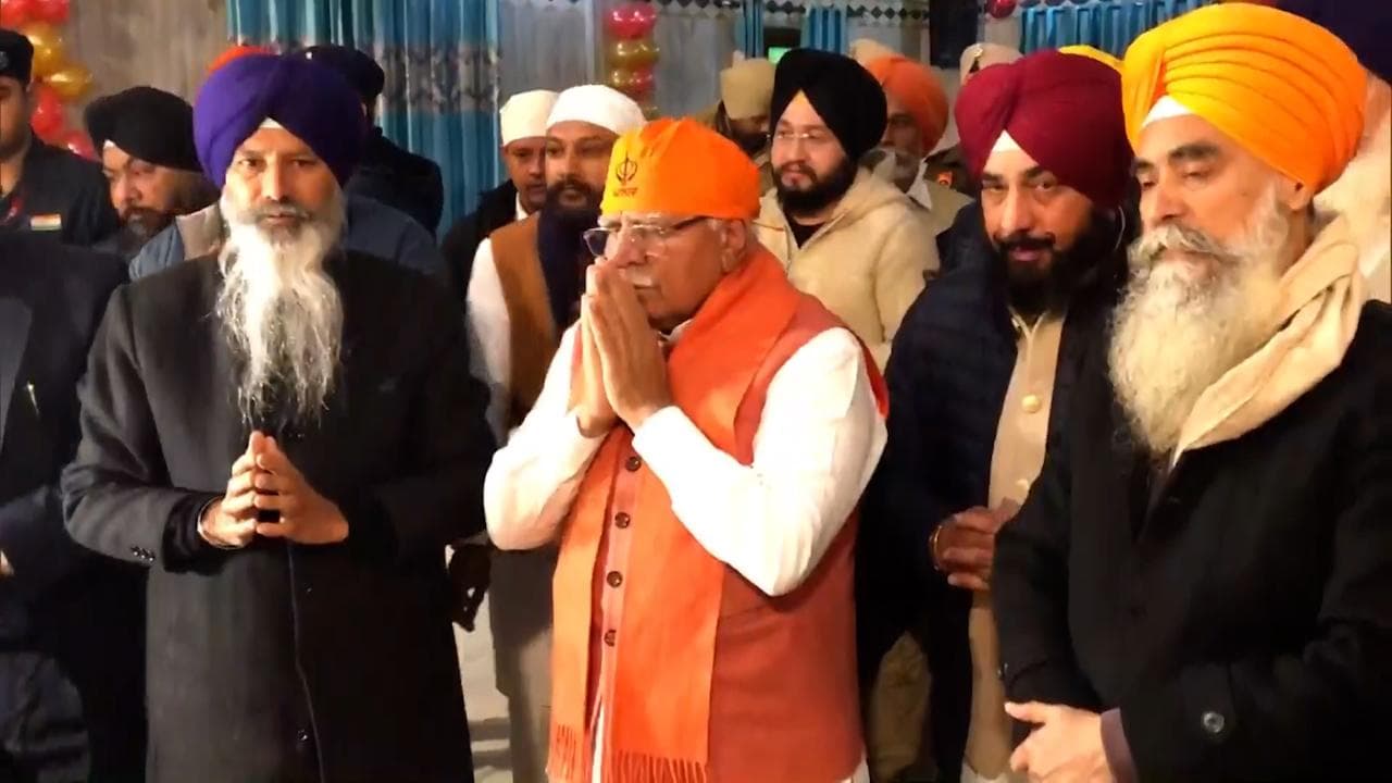 Haryana CM Khattar offers prayers at Gurudwara Lakhnaur Sahib