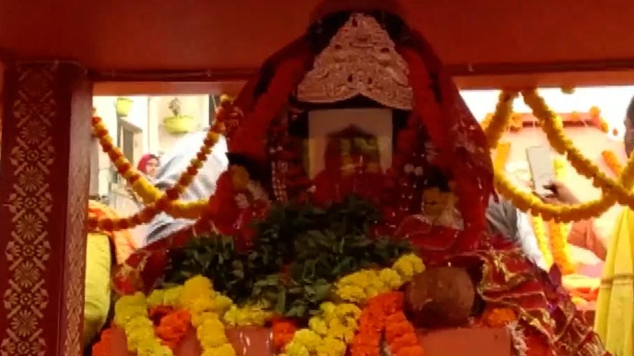 Goddess Annapurna idol brought from Canada placed at Kashi Vishwanath temple
