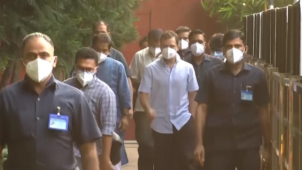 राहुल का PM Modi पर निशाना, कहा- हमारे समय चीन ने जमीन कब्जाई होती मनमोहन सिंह इस्तीफा दे देते