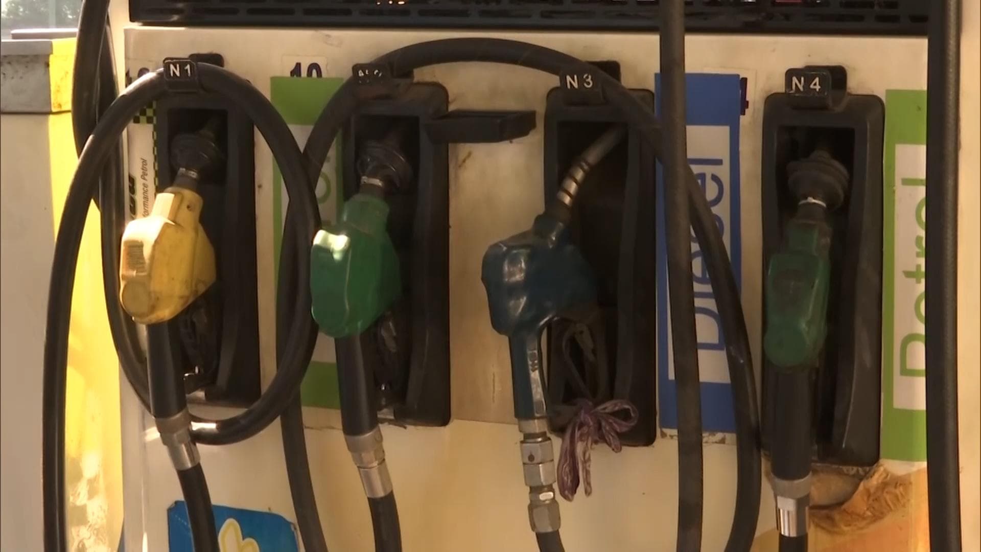 Petrol Diesel Price: लगातार 7वें दिन चढ़े Petrol के दाम, डीजल की कीमतों में नहीं हुआ बदलाव