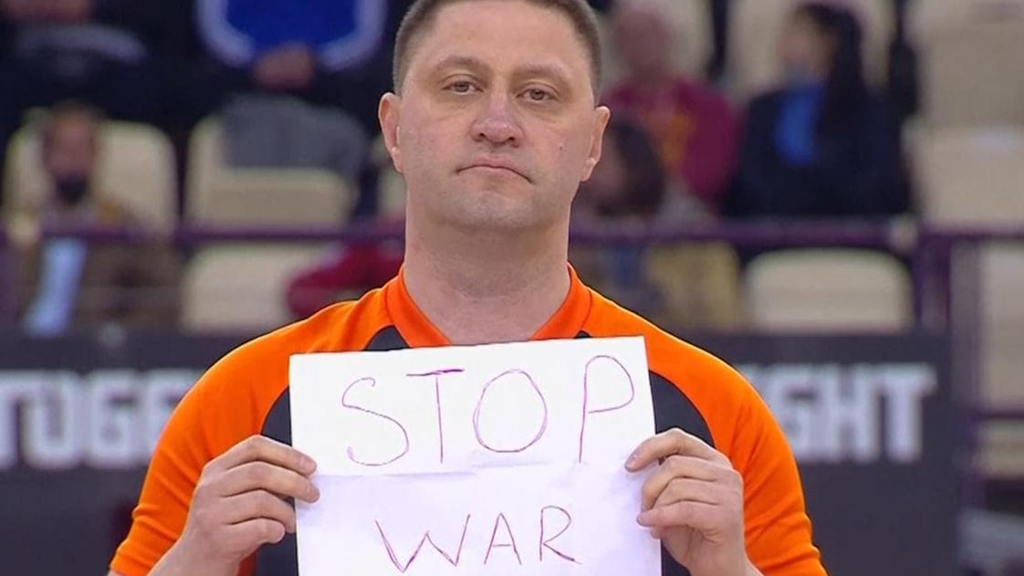 'Stop the war': Ukrainian referee shows sign before Euroleague match