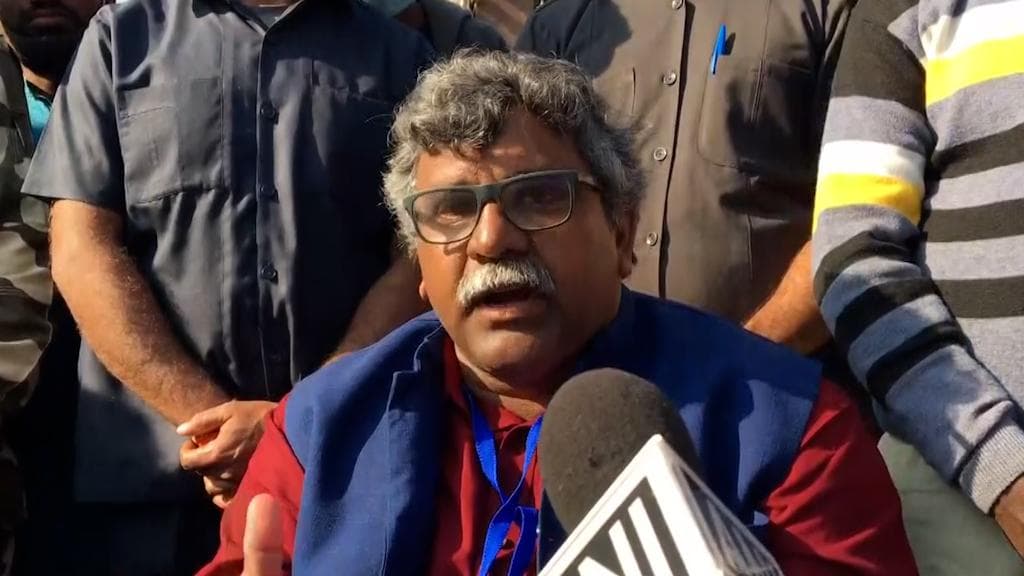 Jitedra Tiwari: আসানসোলে জিতেন্দ্র তিওয়ারিকে গো-ব্য়াক স্লোগান, কমিশনের নোটিস বিজেপি নেতাকে