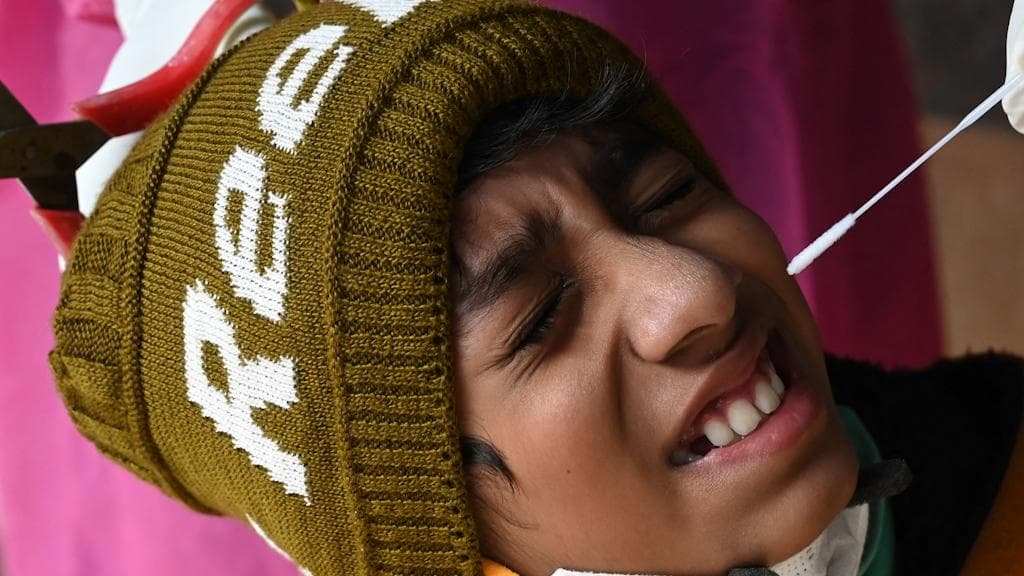 West Bengal Corona Update: দৈনিক সংক্রমণের সঙ্গে বাড়ছে রাজ‍্যে করোনায় মৃতের সংখ‍্যা, জেলার শীর্ষে কলকাতা