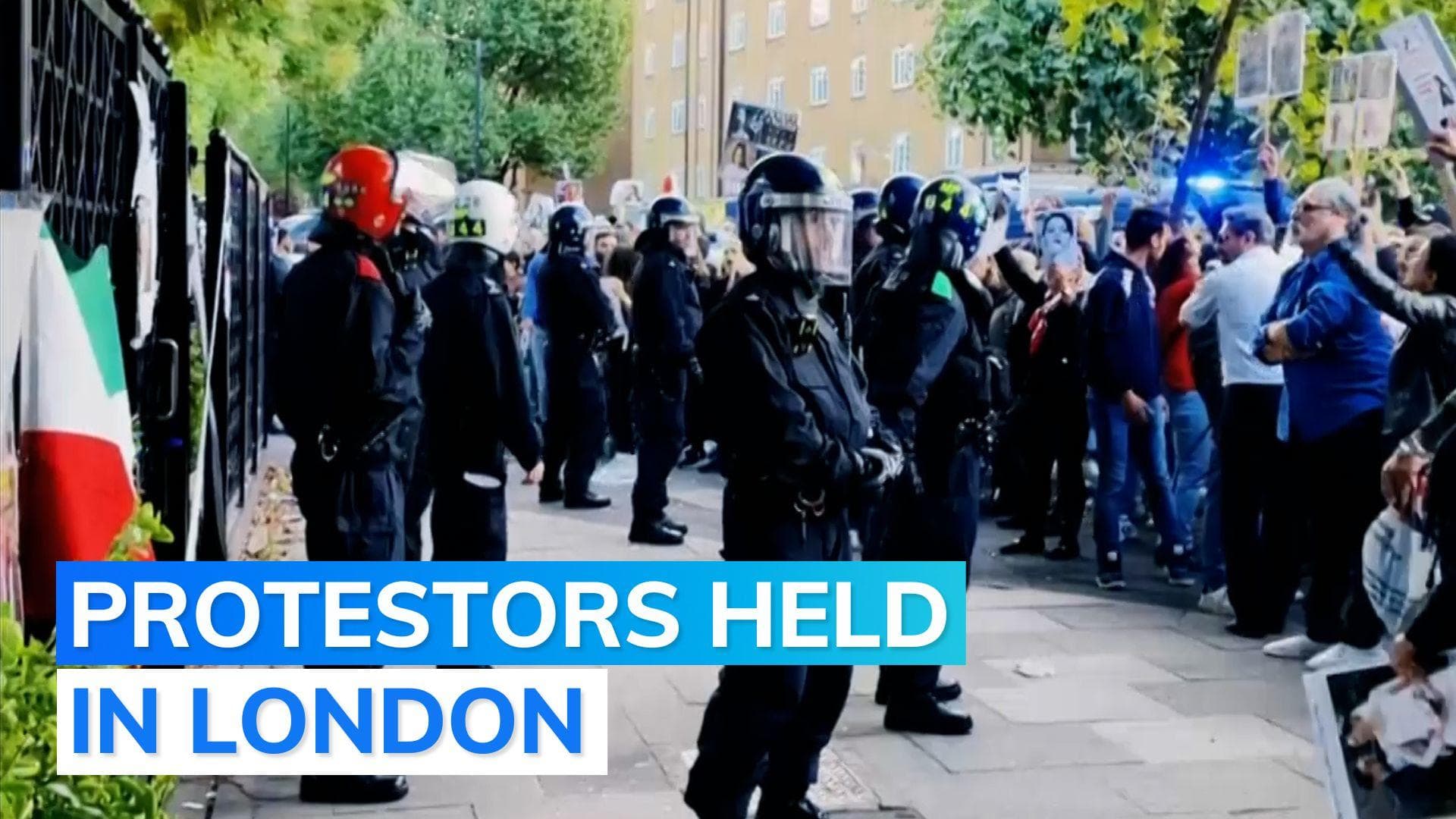 Anti-hijab protest outside Iranian Embassy in London: 12 arrests, 5 cops seriously wounded