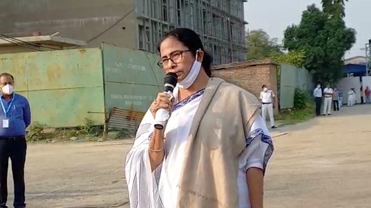 Mamata Banerjee: জানা সত্ত্বেও কেন ভারতীয় ছাত্রদের আগে ফেরানো হয়নি, কেন্দ্রীয় সরকারকে তোপ মুখ্যমন্ত্রীর