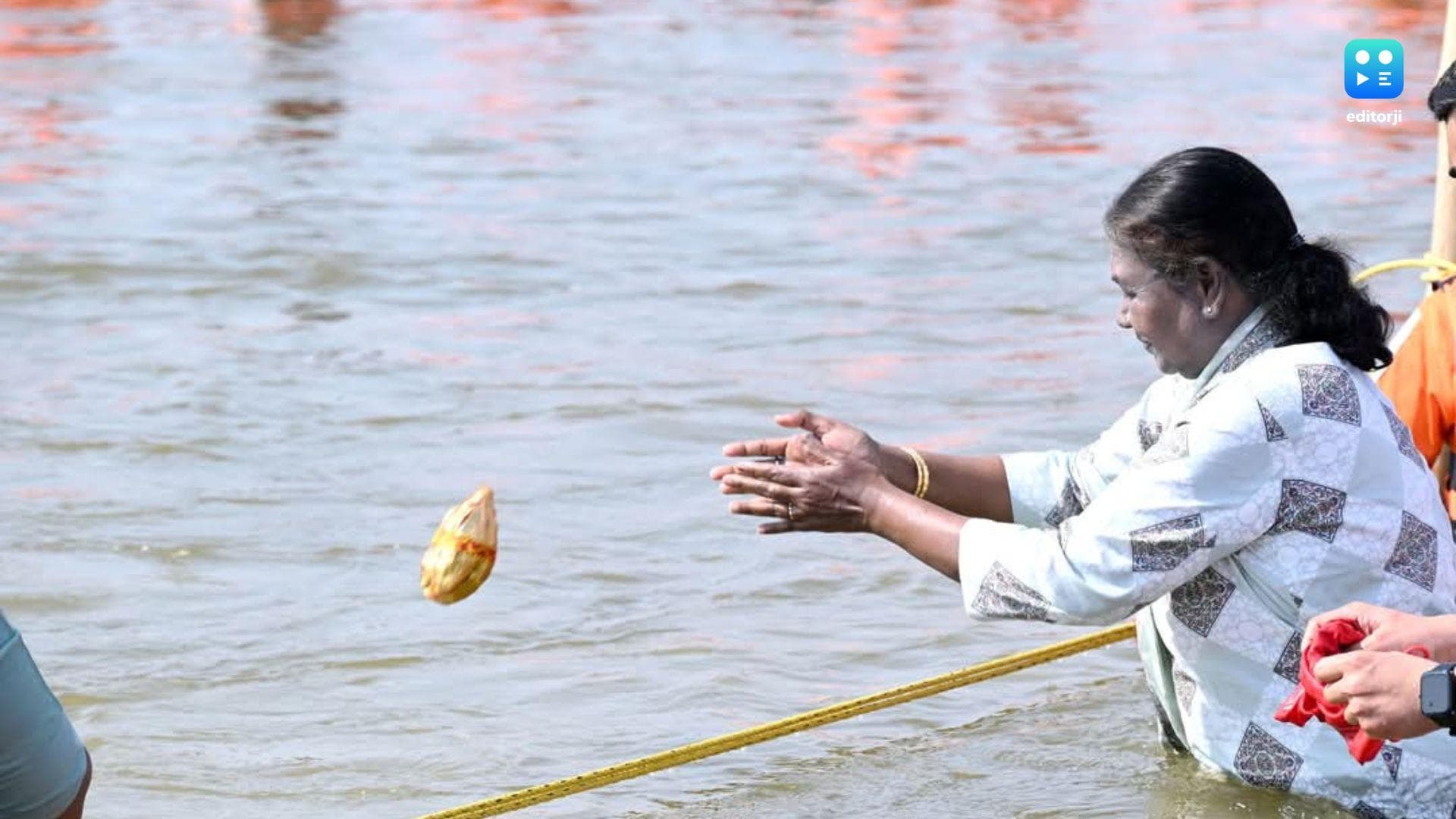 President Droupadi Murmu takes holy dip at Triveni Sangam during Maha Kumbh 2025