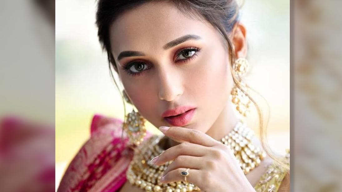 Mimi Chakraborty Birthday: মিমি চক্রবর্তীর জন্মদিন! অভিনয় ছাড়া আর কী করতে ভালবাসেন টলিউডের ডাকাবুকো মেয়ে?