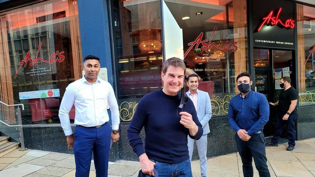 Asha Bhosle के रेस्त्रां पहुंचे Tom Cruise, खाया मसालेदार चिकन टिक्का 