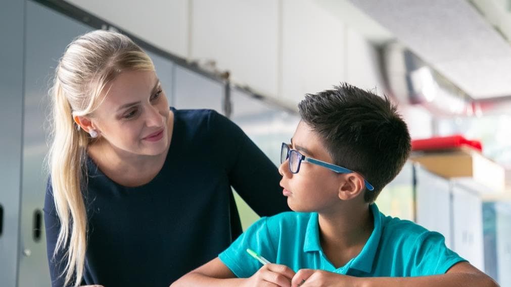 बच्चों से ड्रग्स के बारे में बात करना चाहते हैं लेकिन समझ नहीं आ रहा कैसे करें? काम आएंगे ये टिप्स 