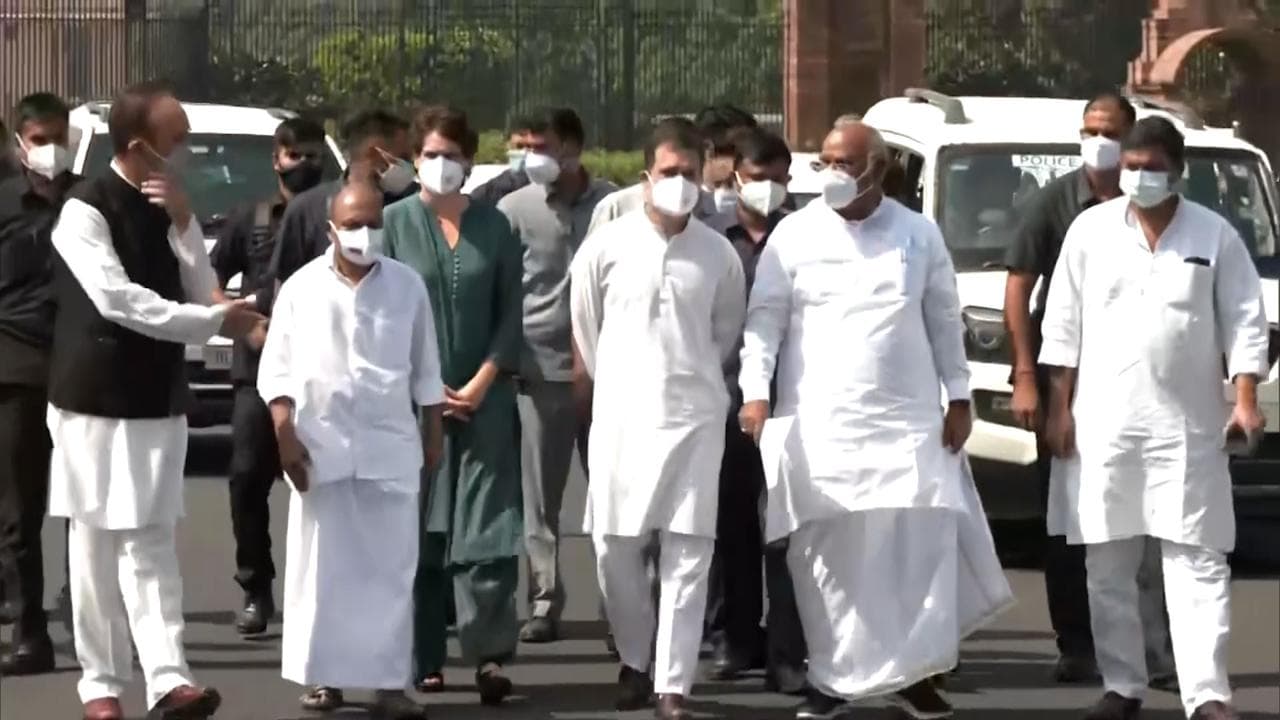 'Sack Minister Ajay Mishra': Rahul leads Congress team to President over Lakhimpur