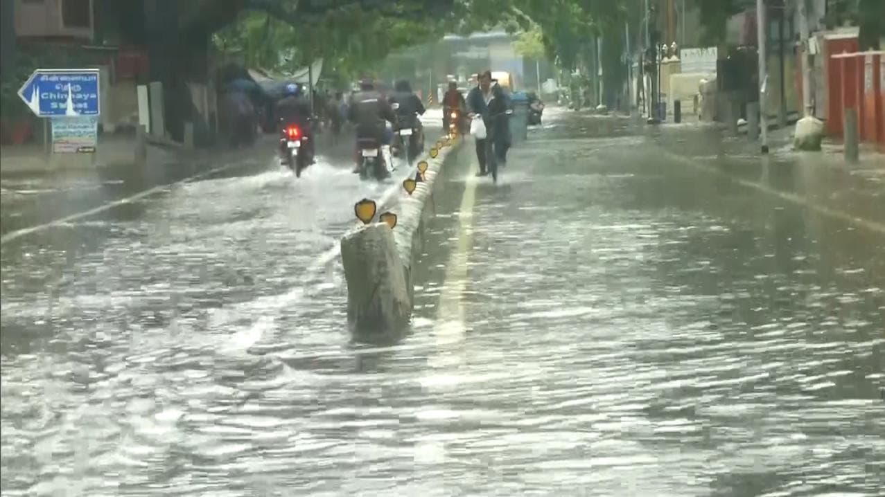 Heavy rains kill 8 in Tamil Nadu, schools and colleges shut in 23 districts