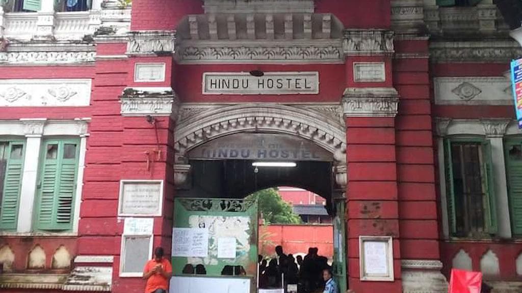 Presidency University: হিন্দু হস্টেল খোলার দাবি, রাতভর প্রেসিডেন্সিতে পড়ুয়ারা