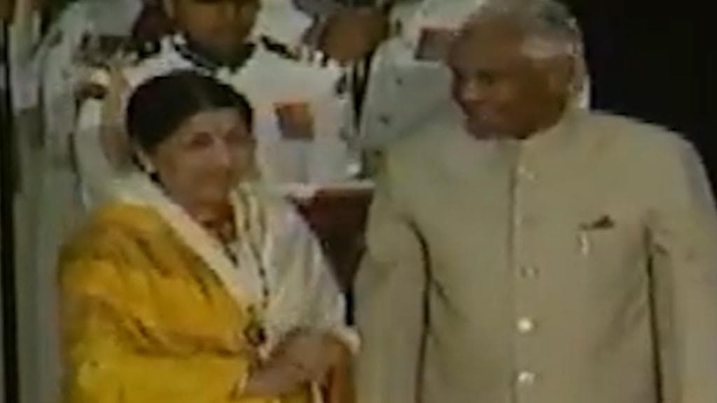 Watch| Lata Mangeshkar receives Bharat Ratna in 2001 