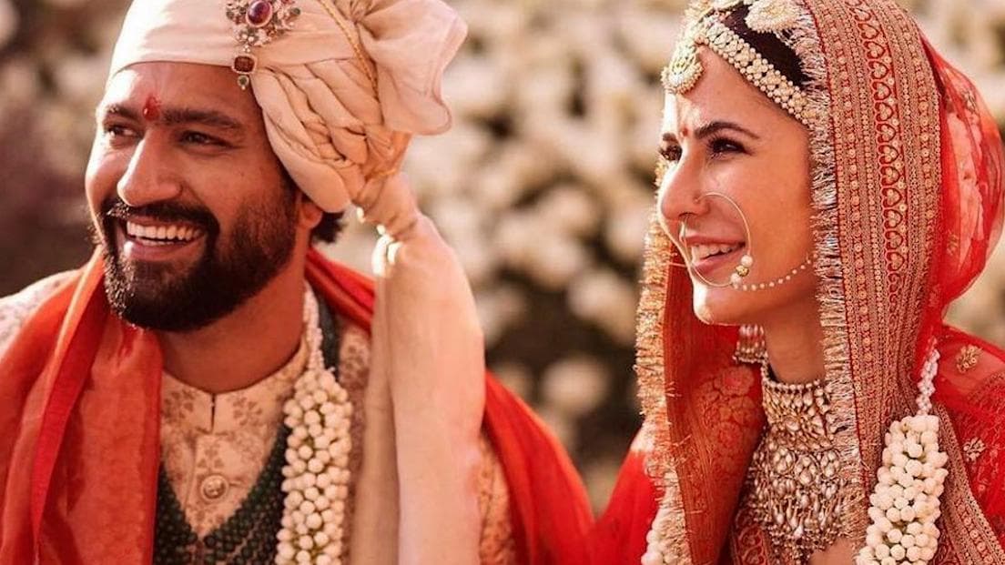 Vicky-Katrina: ইন্স্টাগ্রামে বিয়ের ছবি পোস্ট করে শুভেচ্ছার বন্যায় ভাসলেন বলিউডের 'পাওয়ার কাপল' ভিকি-ক্যাট