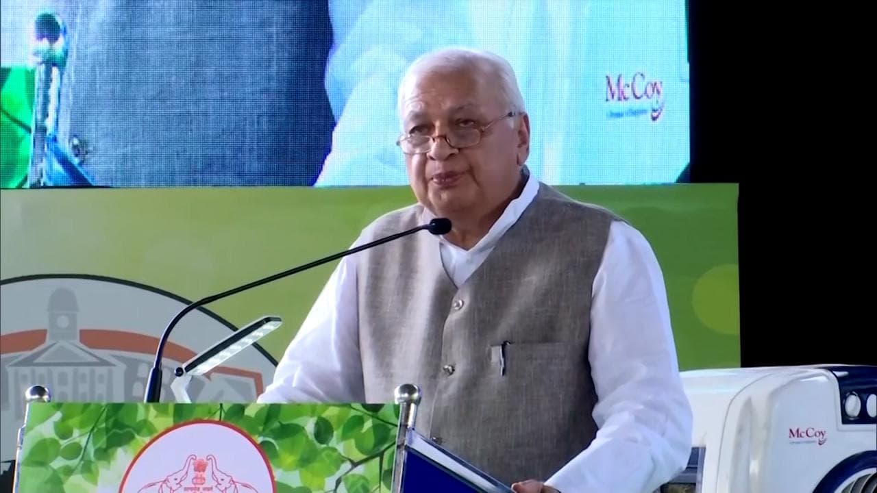 Hijab Controversy: হিজাব ইসলামের অবিচ্ছেদ্য অংশ নয়, হিজাব বিতর্কে মুখ খুললেন কেরালার রাজ্যপাল