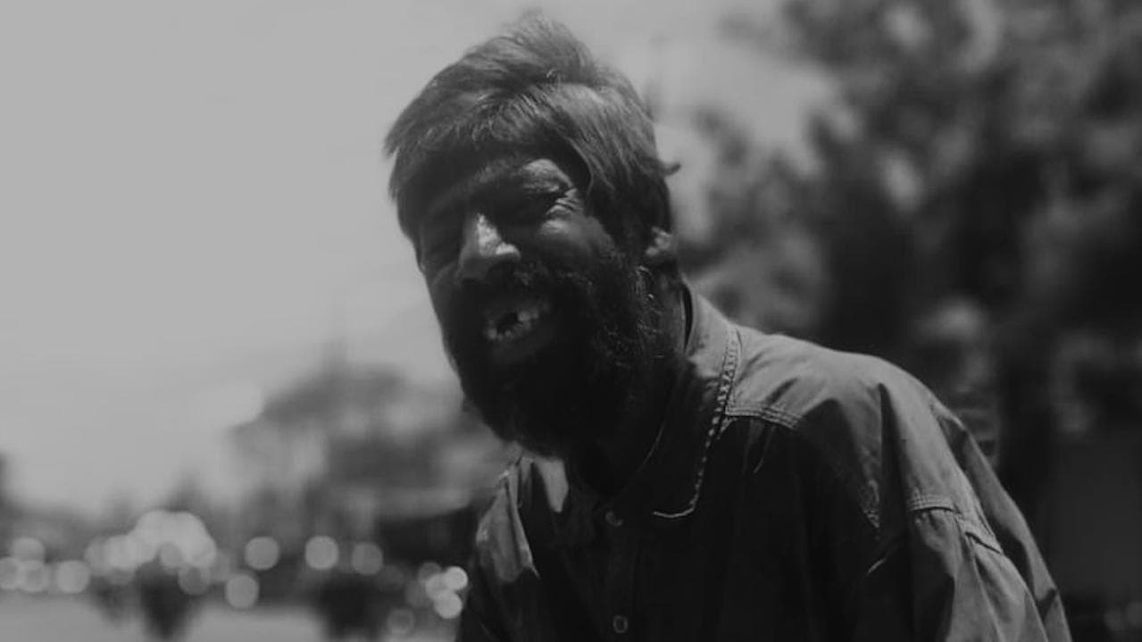 On camera: thousands join last rites of Karnataka beggar