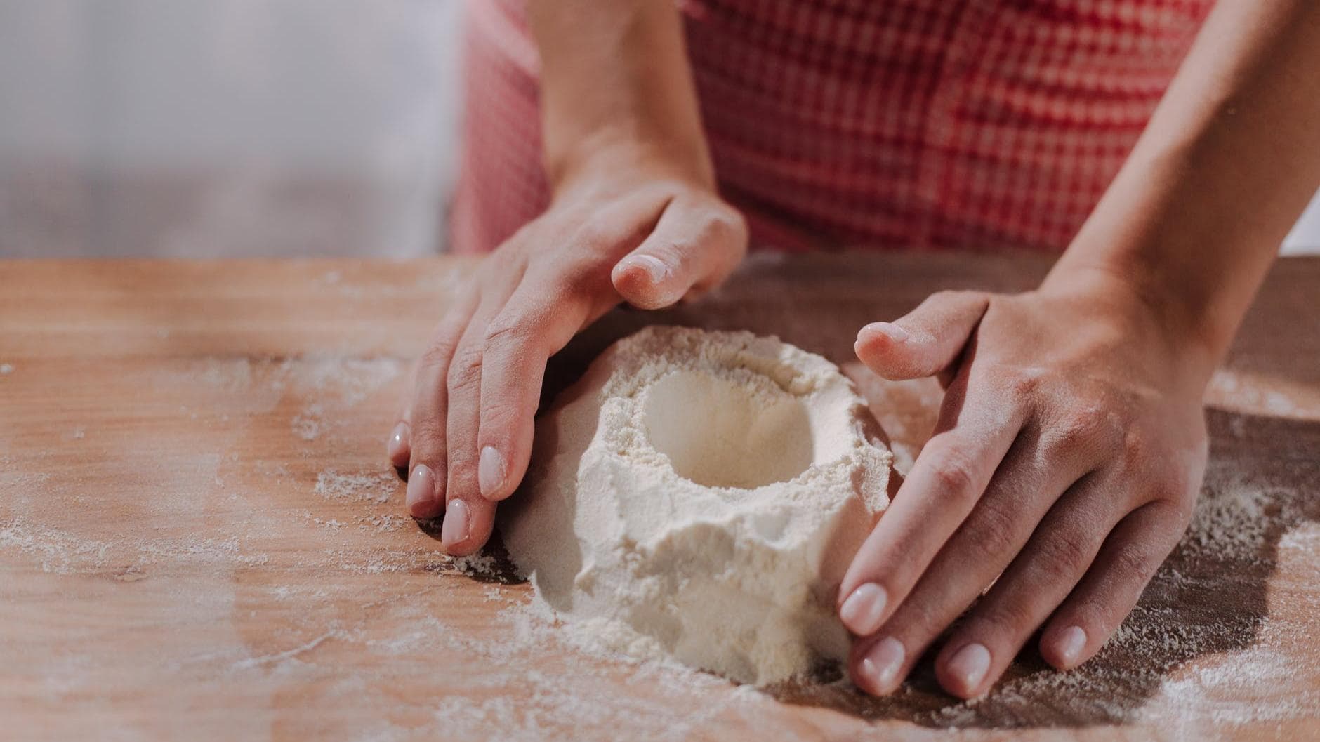 Adulteration in Besan: बाज़ार में मिल रहा है मिलावटी बेसन, ऐसे करें शुद्धता की परख