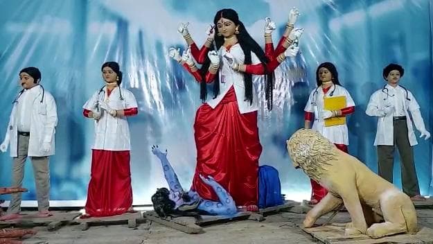 Malda puja: ‘মাস্কই সুরক্ষা, অসুরক্ষাই বিপদ’, করোনা আবহে চিকিৎসকদের কুর্ণিশ মালদার অভিযাত্রী সংঘের  