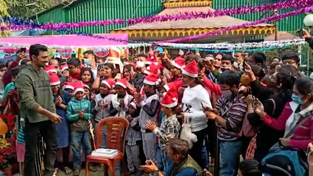 Dev's Birthday Celebration : ছোটেদের কাছে আজ ‘টনিক’ দেব