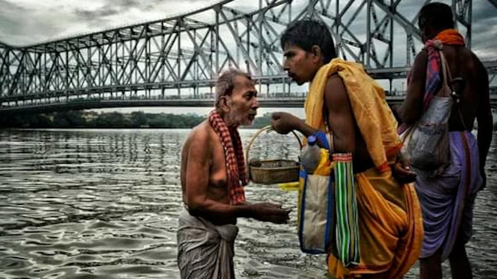 Mahalaya: আজ মহালয়া, পিতৃপক্ষের অবসান হয়ে দেবী পক্ষের সূচনা
