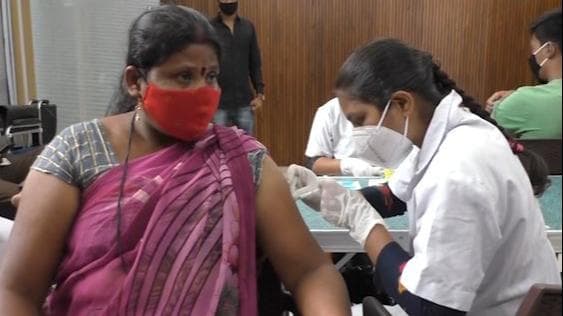 Vaccination: देश में 5वीं बार बना 24 घंटे में एक करोड़ से ज्यादा कोरोना के टीके लगाने का रिकॉर्ड