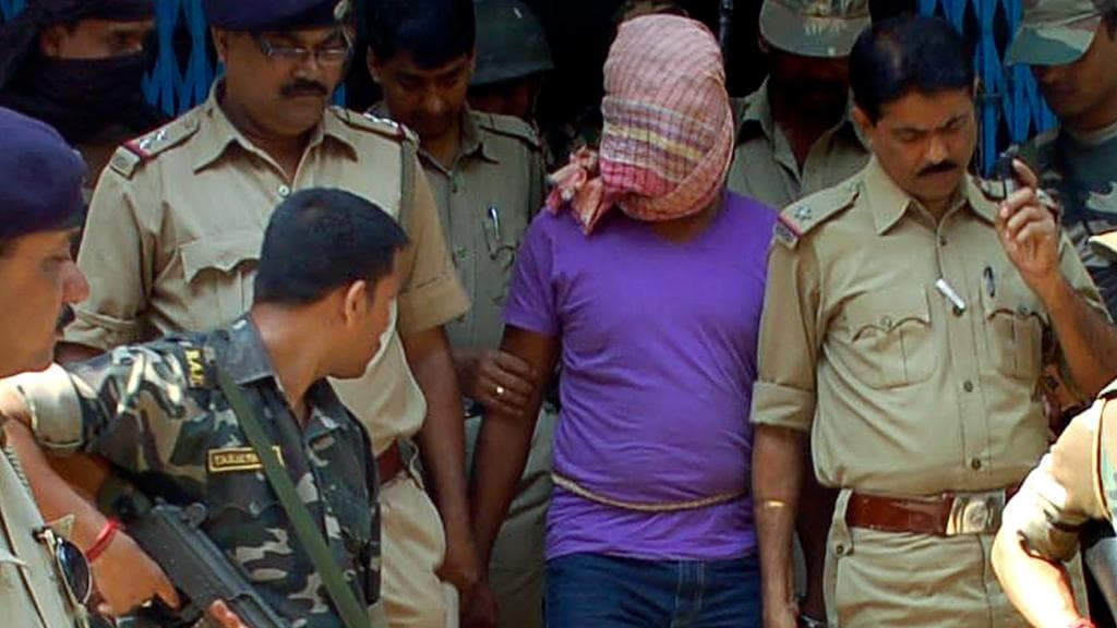 JMB link man: স্কুলশিক্ষকের পরিচয়ের আড়ালে জেএমবি লিঙ্কম্যান, গ্রেফতার বাঁকড়া থেকে