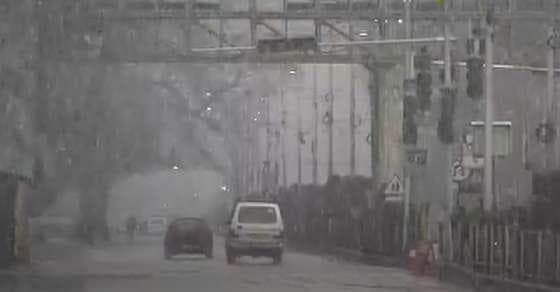 मौसम ने बदला रंग, बर्फबारी-बारिश ने बढ़ाई ठंड