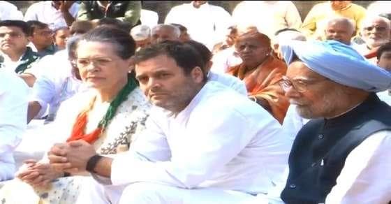 कांग्रेस ने गुजरात से फूंका साल 2019 का चुनावी बिगुल