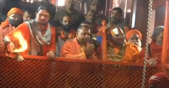 किसी के बुरा लगने से मैं अपनी आस्था नहीं छोड़ सकता : योगी