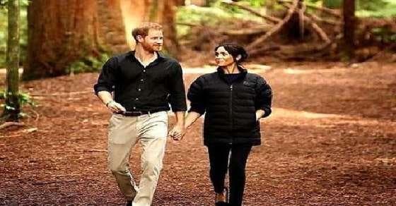 Town Crier announces royal baby's birth 
