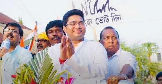 ममता बनर्जी के भतीजे ने मोदी को भेजा मानहानि का नोटिस