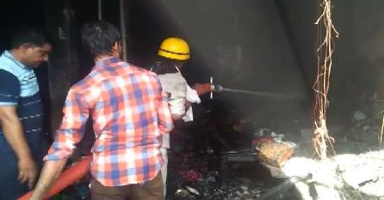 फरीदाबाद के एक स्कूल में लगी आग, दो बच्चों समेत 3 की जलकर मौत