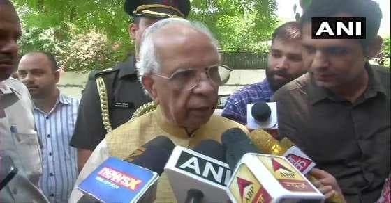 प. बंगाल के गवर्नर ने शाह से की मुलाकात, सौंपी 48 पेज की रिपोर्ट