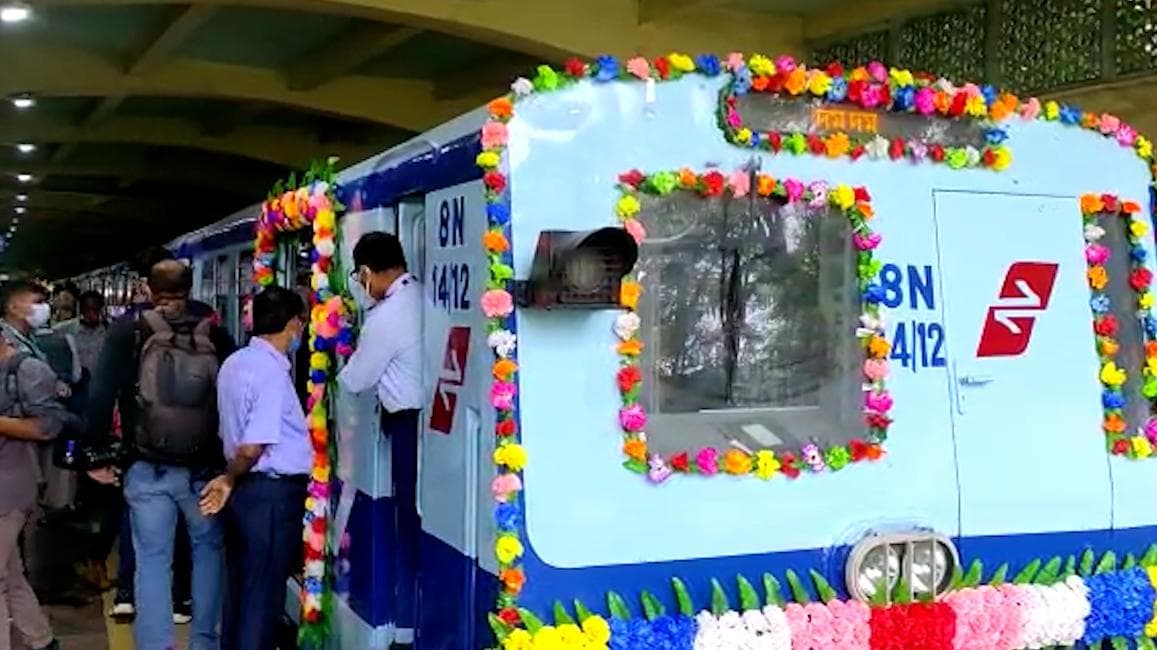Non Ac Metro : ৩৭তম প্রতিষ্ঠা দিবসে আনুষ্ঠানিকভাবে বিদায় নিচ্ছে কলকাতা মেট্রোর নন-এসি রেক