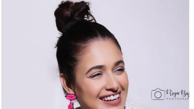 Yuvraj Singh के बाद एक्ट्रेस Yuvika Chaudhray भी गिरफ्तार, जानिए क्या है पूरा मामला