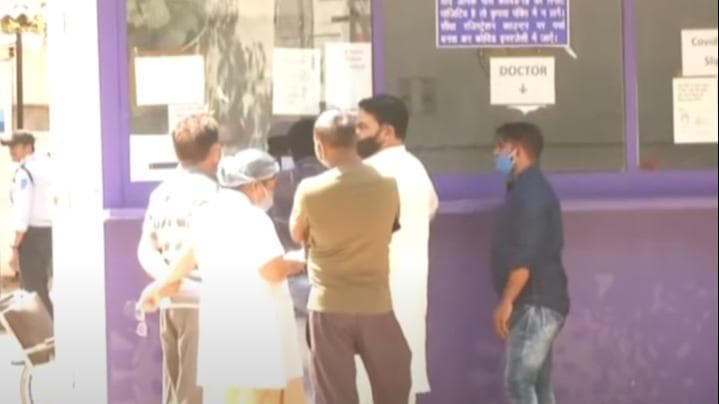 Punjab Covid-19 Guidelines: पंजाब में Bus, Train, School, mall में Mask लगाना हुआ जरूरी