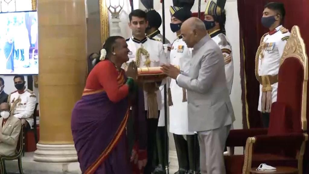 Watch: Transgender folk artist gets Padma Shri, her gesture wins hearts