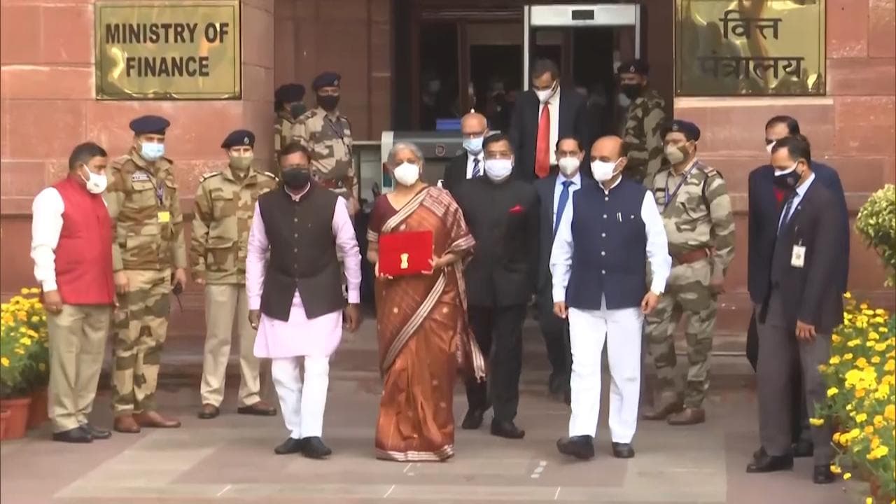 Budget 2022: দামি পোশাক থেকে মোবাইল ফোন, কোন জিনিসের দাম বাড়ল বা কমল বাজেটে? দেখুন একঝলকে