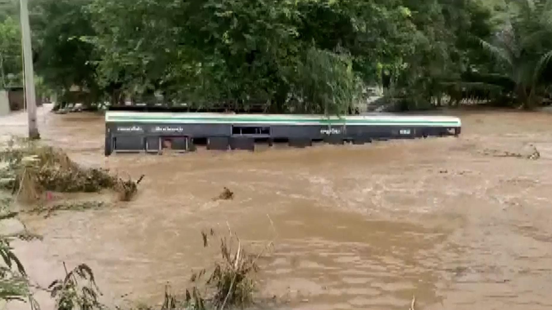 Andhra Pradesh rains update : অন্ধ্রপ্রদেশে টানা বৃষ্টিতে মৃত অন্তত ১৭, নিখোঁজ শতাধিক