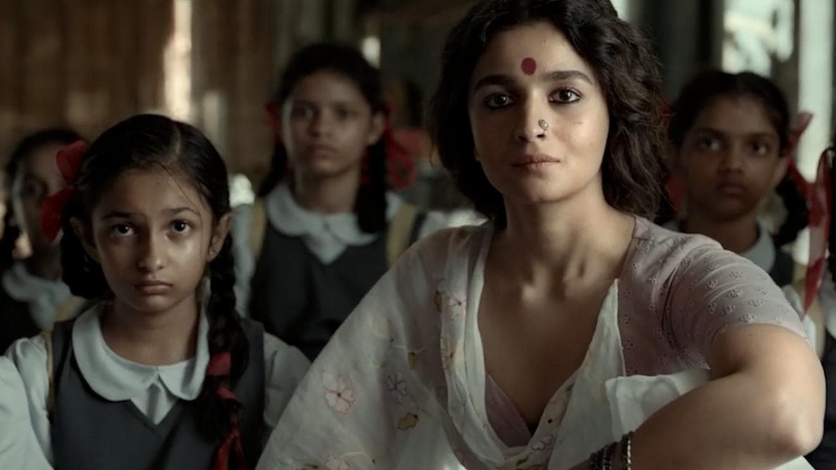 Gangubai Kathiawadi Review: নিষিদ্ধ পল্লিতে আলো জ্বালালেন আলিয়া, রুপোলি পর্দায় আবারও বনশালি ম্যাজিক